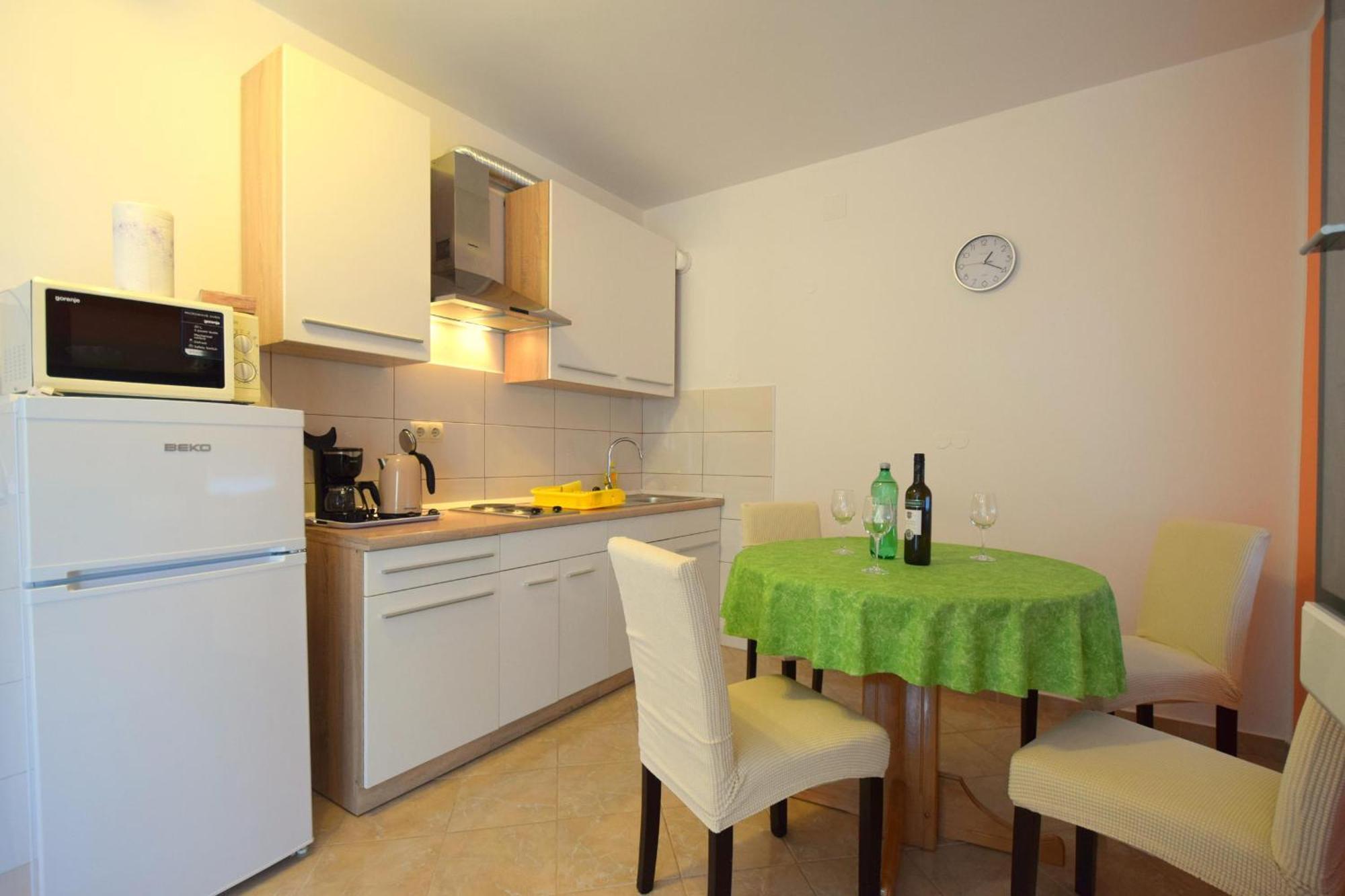 Apartments Cindric Malinska Buitenkant foto